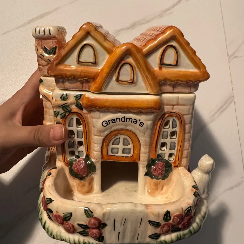 Lefton Ceramic Grandma's Cottage Cookie Jar in Cream, Orange, Pink and Green